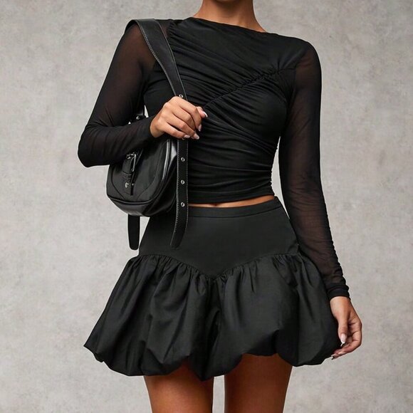 Black Casual Women's Pleated Bubble Mini Skirt - Picture 5 of 6